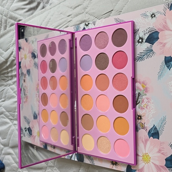 Morphe Talkin' Flirty Eyeshadow Palette - Picture 1 of 4